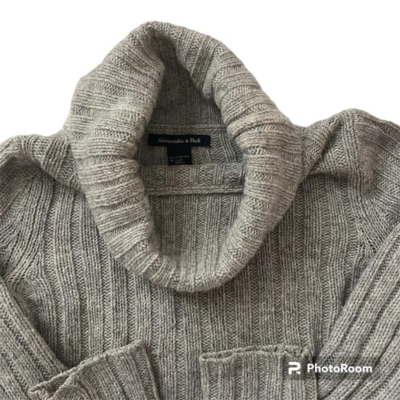 Adorable grey knit turtleneck in a size XS. - Picture 3 of 3